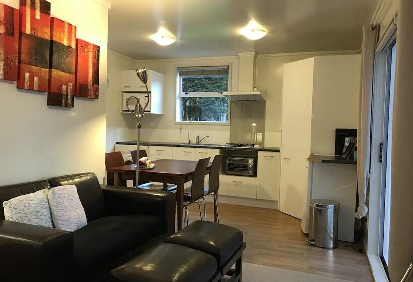 Angie's Rural Retreat