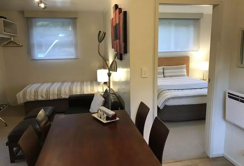 Angie's Rural Retreat