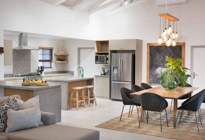 Bushwillow Private Villa