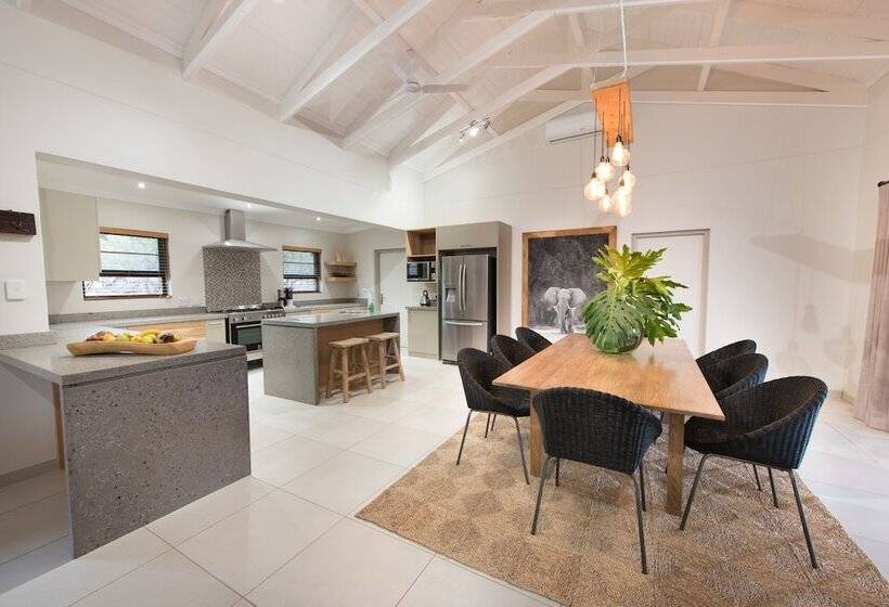 Bushwillow Private Villa