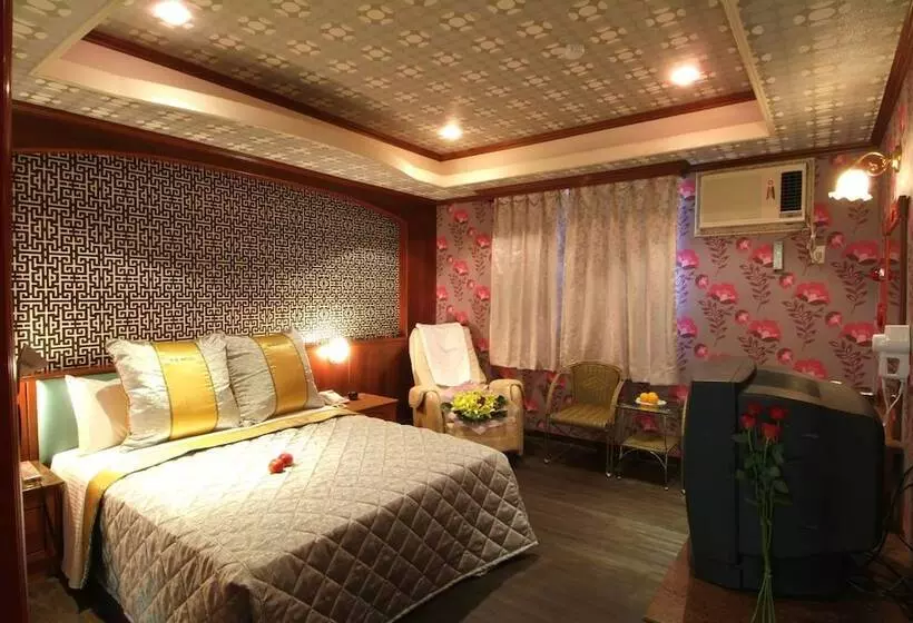 Cailai Motel