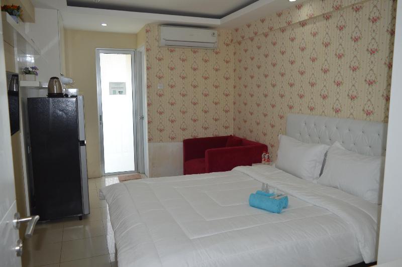 Hotel Roomku At Bassura City Apartment
