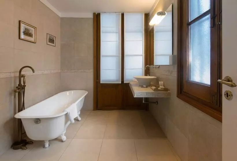 Hotelli Casa Del Casco