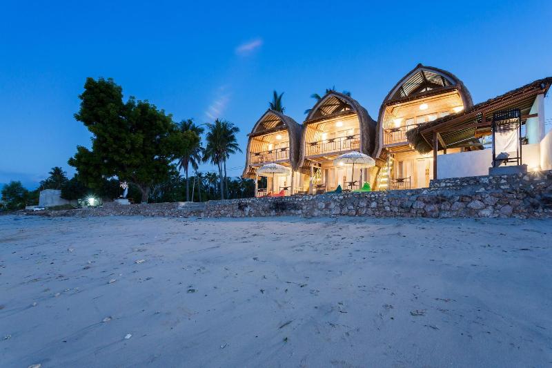 فندق Road Beach Premier