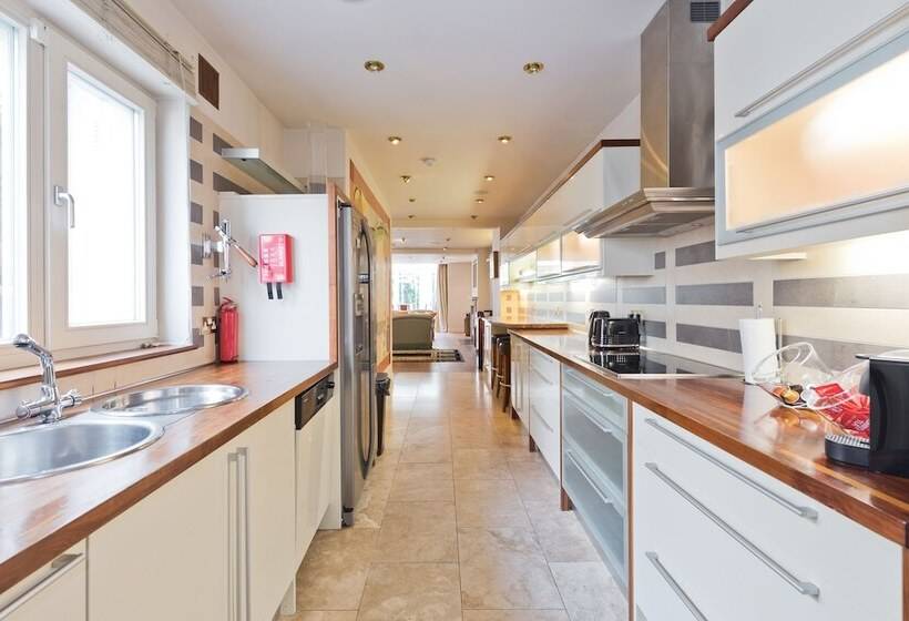 The Brendan Gleeson Suite   Hiphipstay