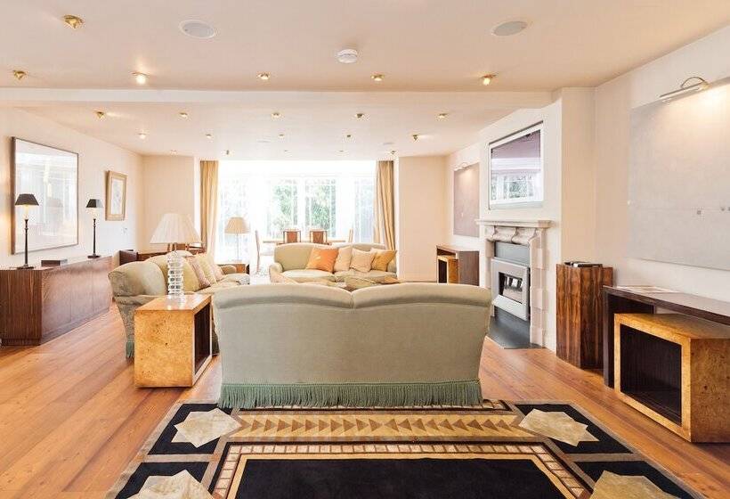 The Brendan Gleeson Suite   Hiphipstay