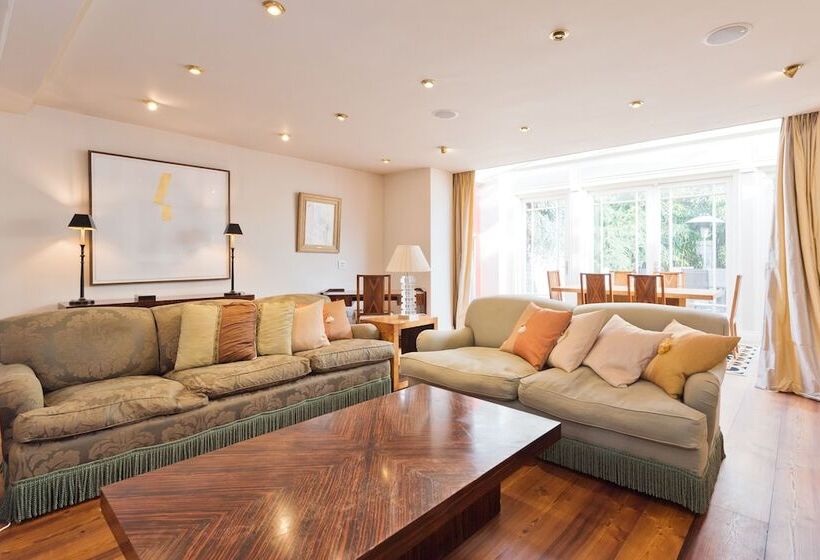 The Brendan Gleeson Suite   Hiphipstay