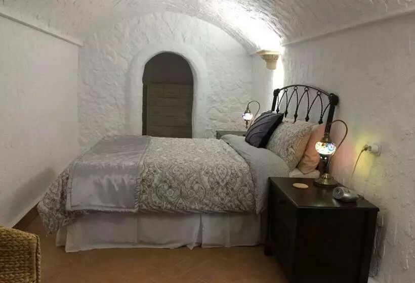 Cueva Romana, Adults Only Cave House