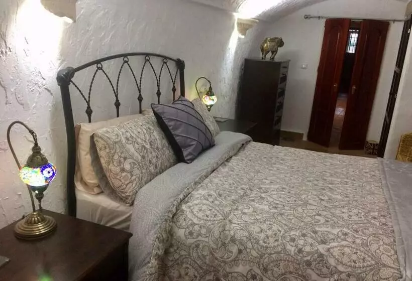 Cueva Romana, Adults Only Cave House