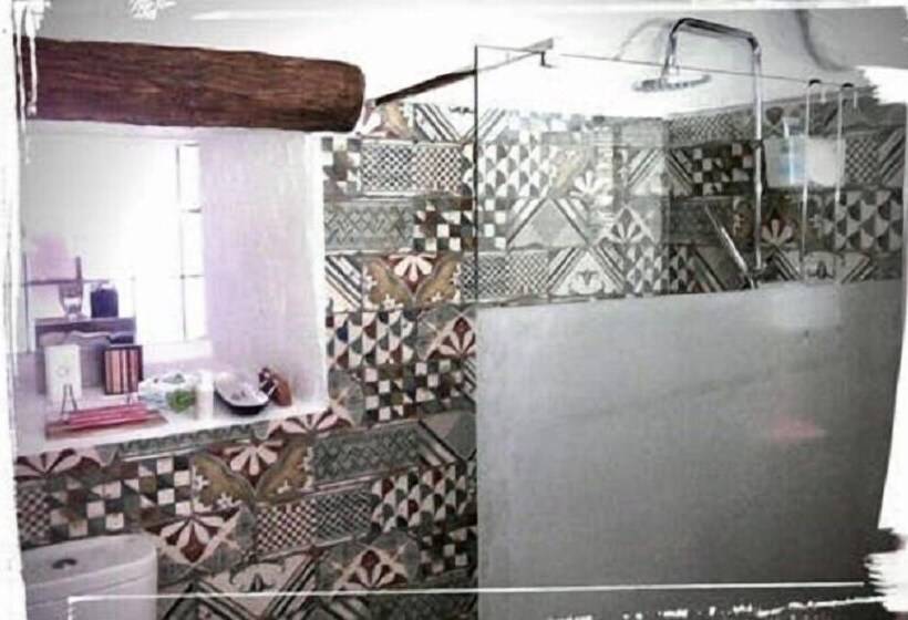 Cueva Romana, Adults Only Cave House