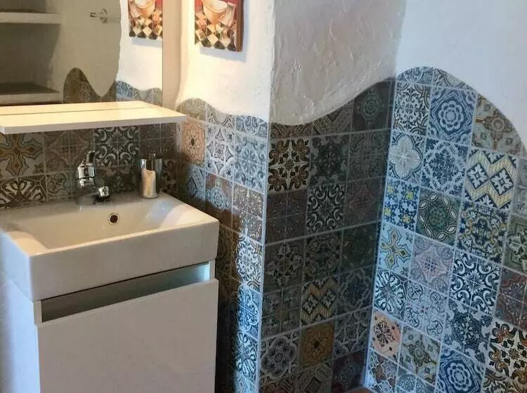 Cueva Romana, Adults Only Cave House