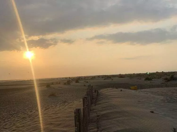 هتل Camping Abri De Camargue