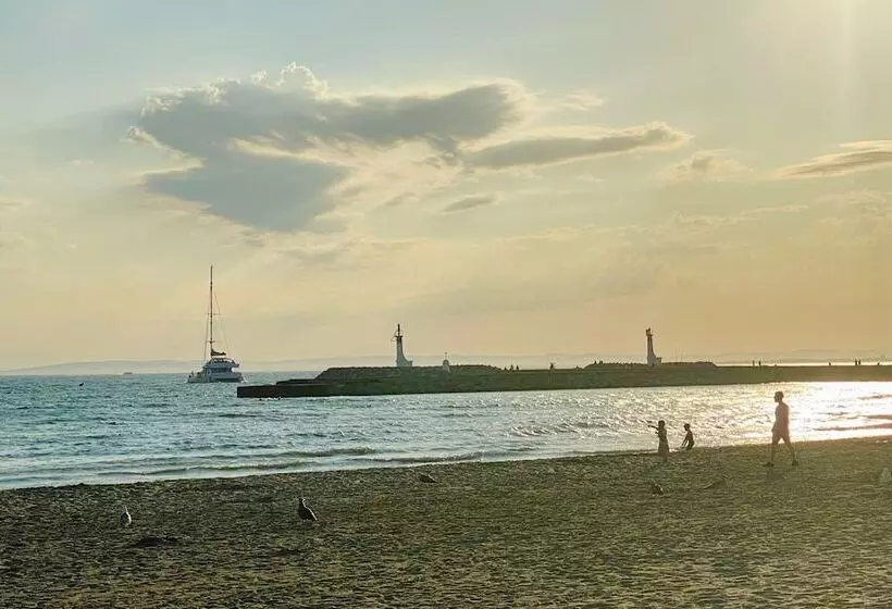 هتل Camping Abri De Camargue