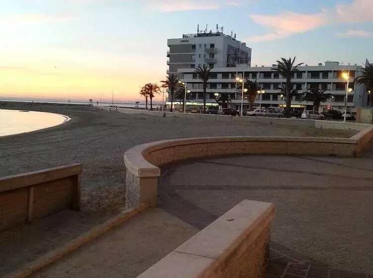 هتل Camping Abri De Camargue