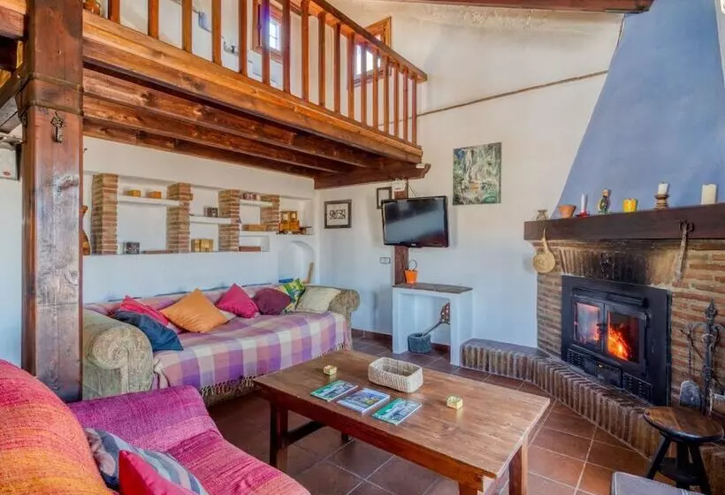 Lovely Cottage In Alcaucín Near Sierra Tejeda Natural Park