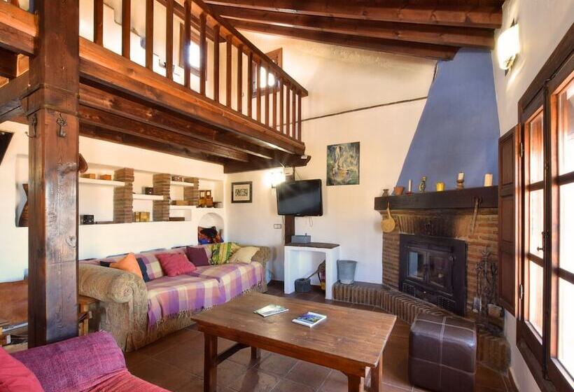 Lovely Cottage In Alcaucín Near Sierra Tejeda Natural Park