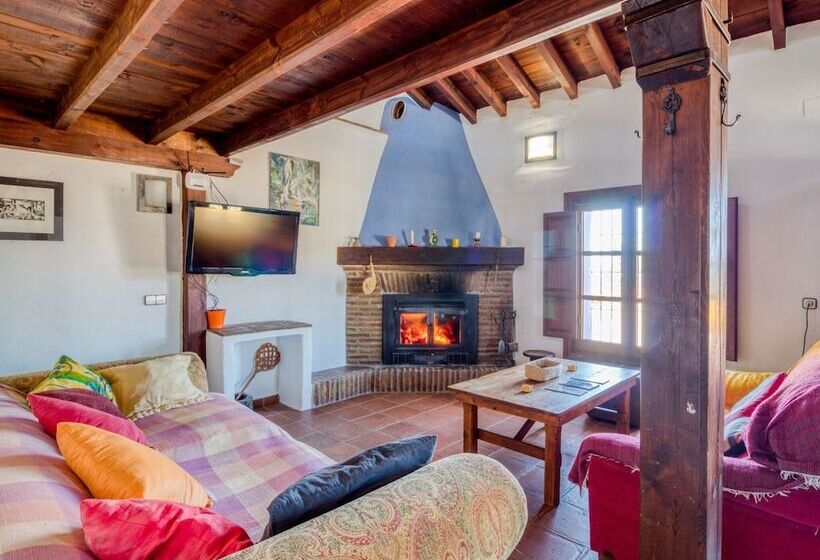 Lovely Cottage In Alcaucín Near Sierra Tejeda Natural Park