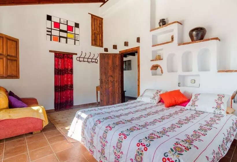 Lovely Cottage In Alcaucín Near Sierra Tejeda Natural Park