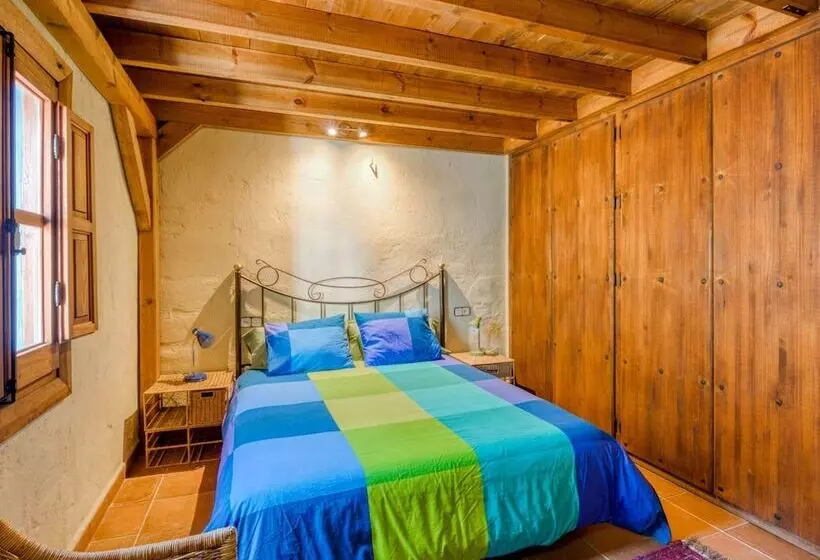 Lovely Cottage In Alcaucín Near Sierra Tejeda Natural Park