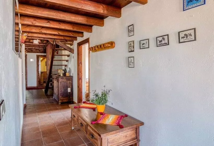 Lovely Cottage In Alcaucín Near Sierra Tejeda Natural Park