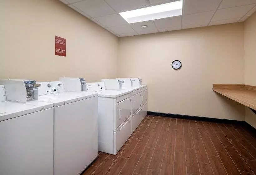 ホテル Towneplace Suites Fresno Clovis