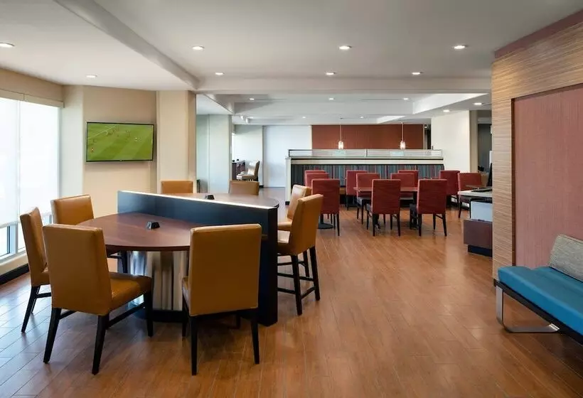 ホテル Towneplace Suites Fresno Clovis