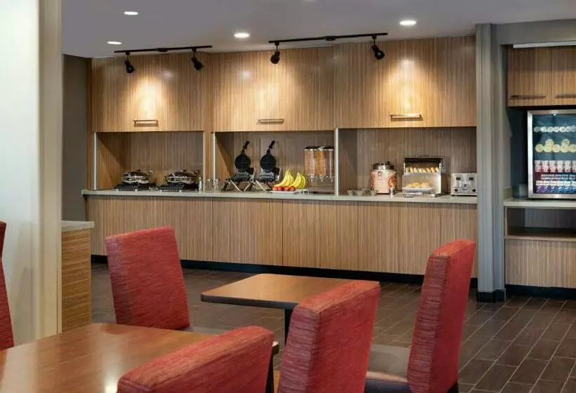 ホテル Towneplace Suites Fresno Clovis