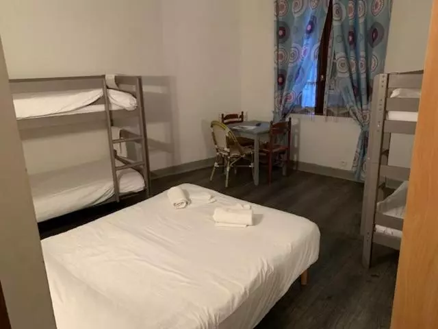 Kinoux’s Hotel Restaurant