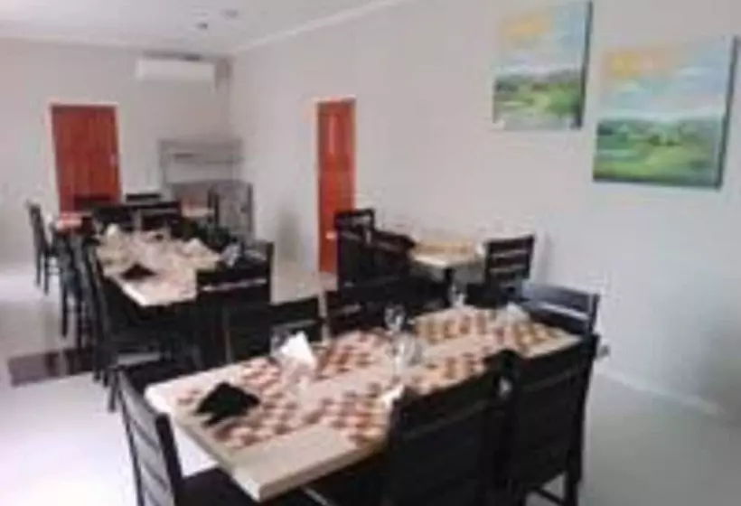 پانسیون The Milford Lodge