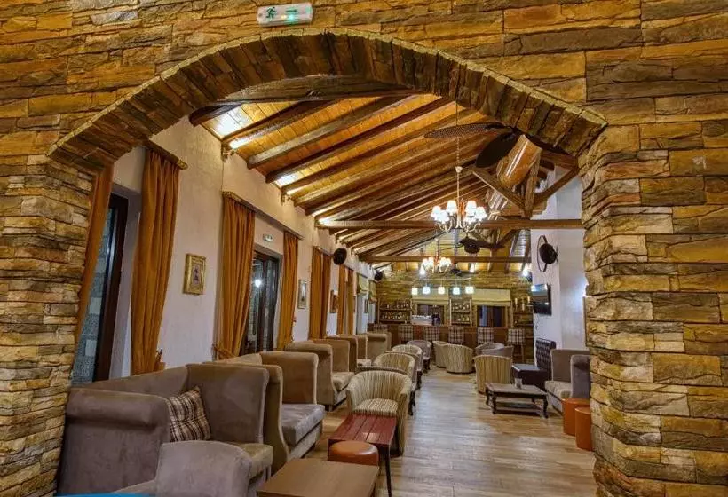 Majatalo Omalia Village