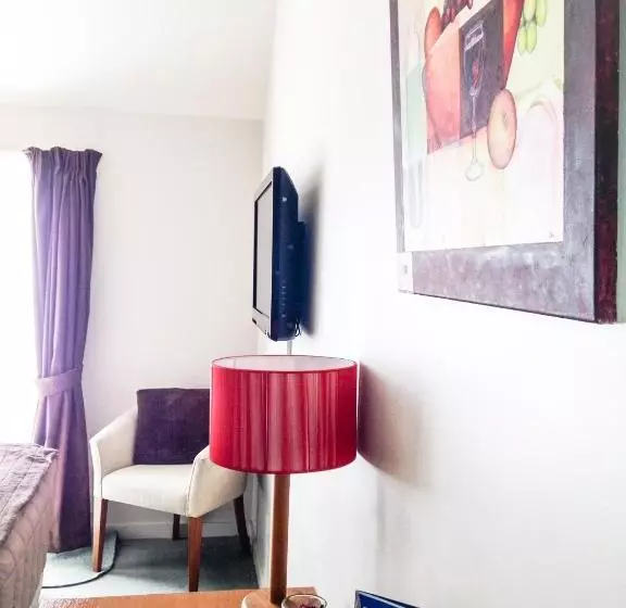 Bush Inn Court Motel