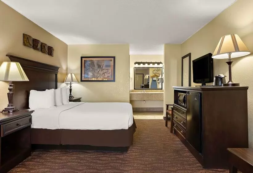 هتل Best Western Center Pointe Inn