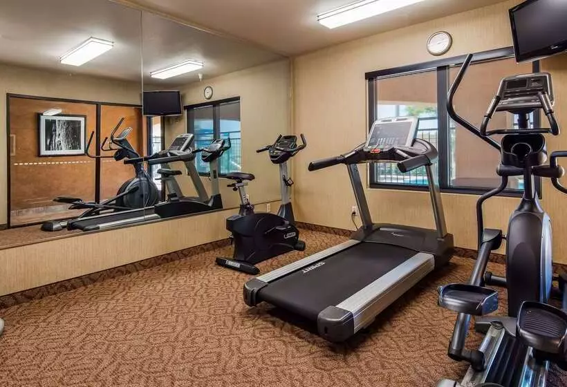 Отель Best Western Exeter Inn & Suites