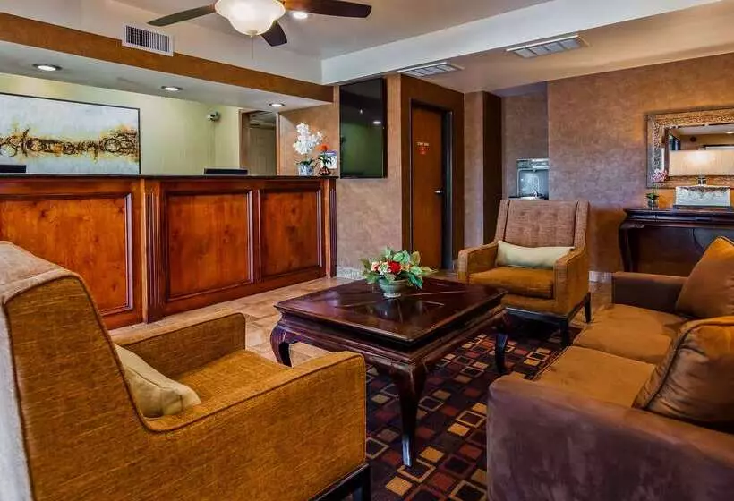 Отель Best Western Exeter Inn & Suites