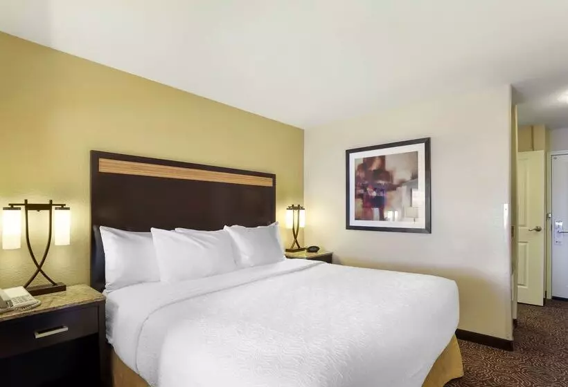 Отель Best Western Plus Castle Rock