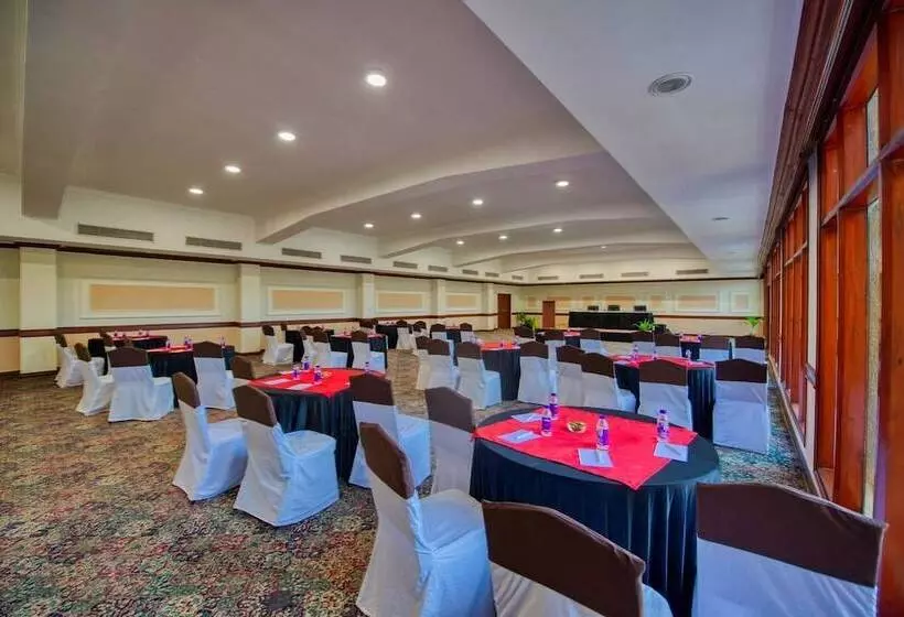 فندق Clarks Khajuraho