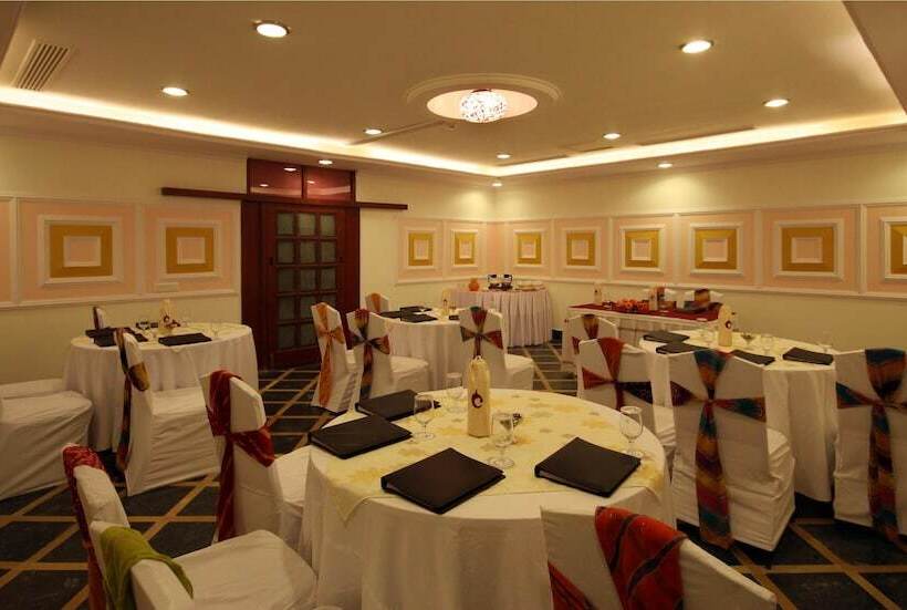 هتل Clarks Khajuraho