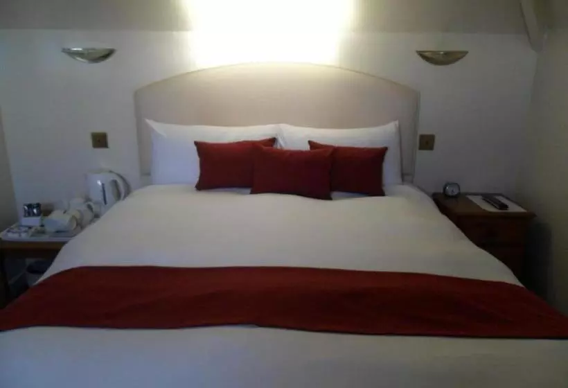 酒店 Cumberland House Gatwick B & B