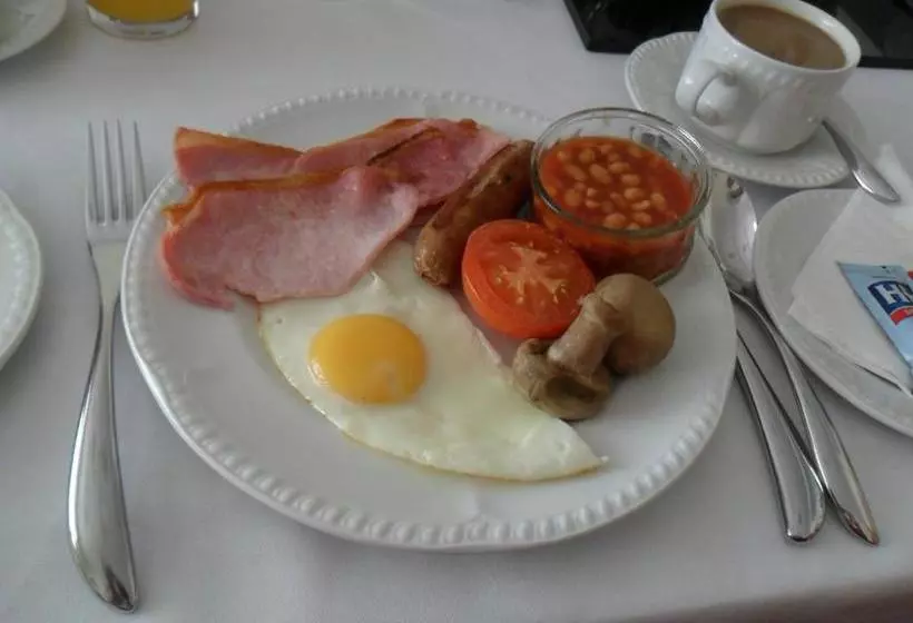 酒店 Cumberland House Gatwick B & B