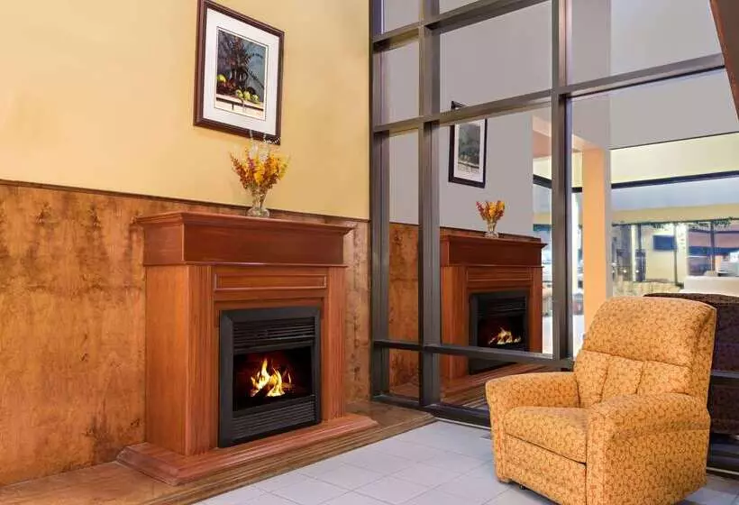 Hotelli Days Inn By Wyndham Indianapolis Northeast