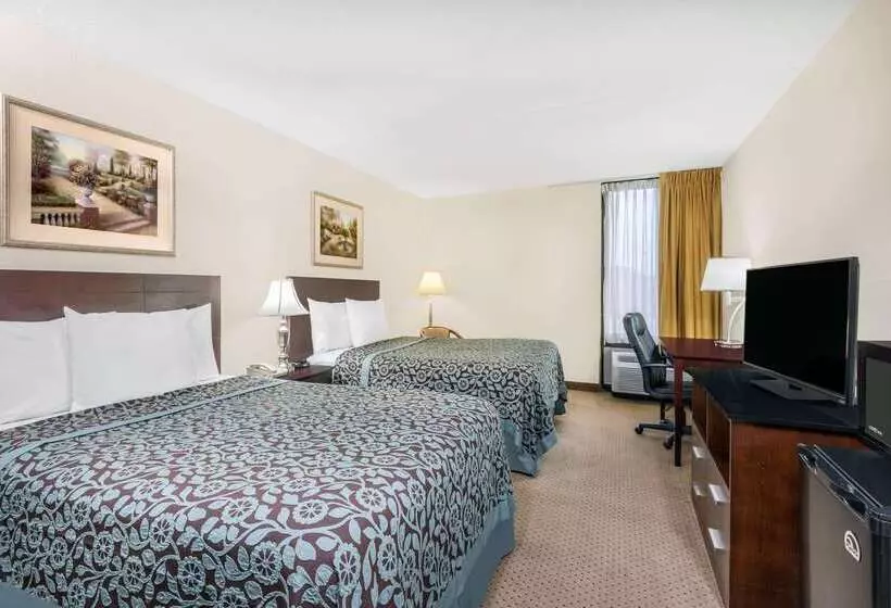 Hotelli Days Inn By Wyndham Indianapolis Northeast
