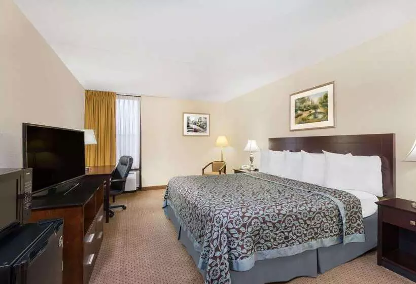 Hotelli Days Inn By Wyndham Indianapolis Northeast