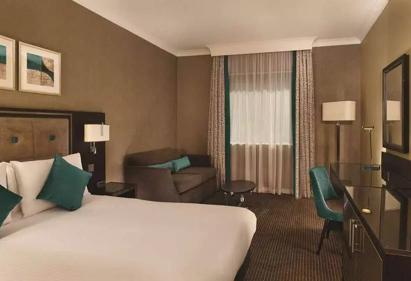 Doubletree By Hilton Hotel Woking