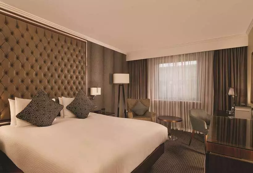 Doubletree By Hilton Hotel Woking