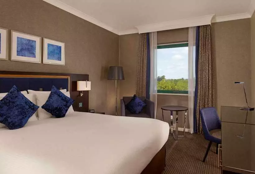 Doubletree By Hilton Hotel Woking