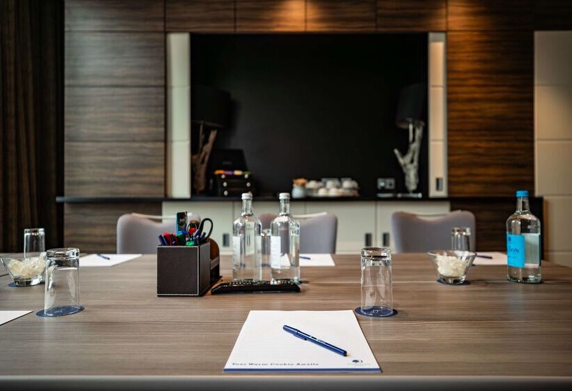 Doubletree By Hilton Hotel Woking