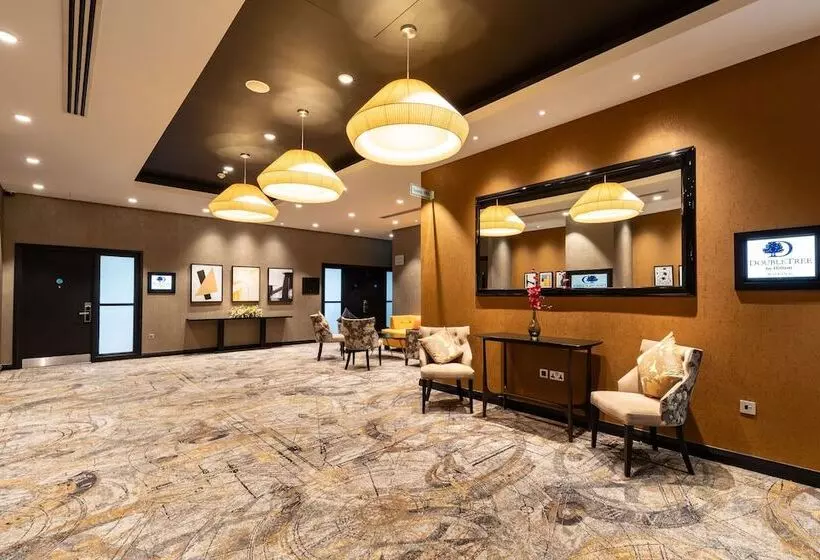 Doubletree By Hilton Hotel Woking