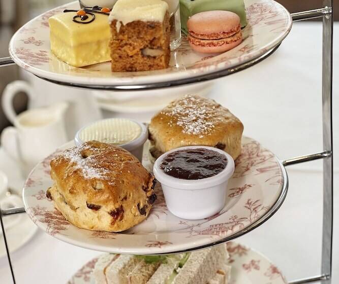 Doubletree By Hilton Hotel Woking