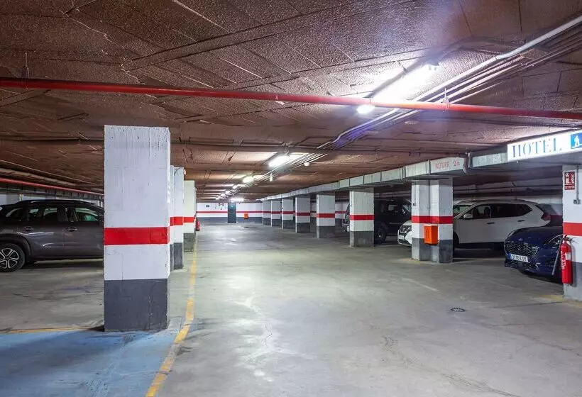 Отель Duque De Najera