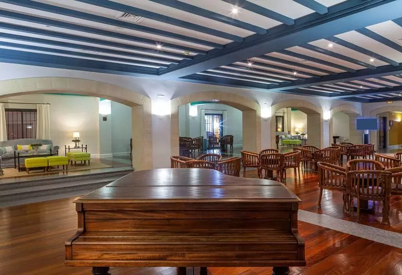 Отель Duque De Najera